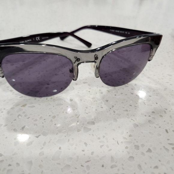 ✨️😎  Tory Burch Preowned  sunglasses ✨️😎 - Picture 8 of 12